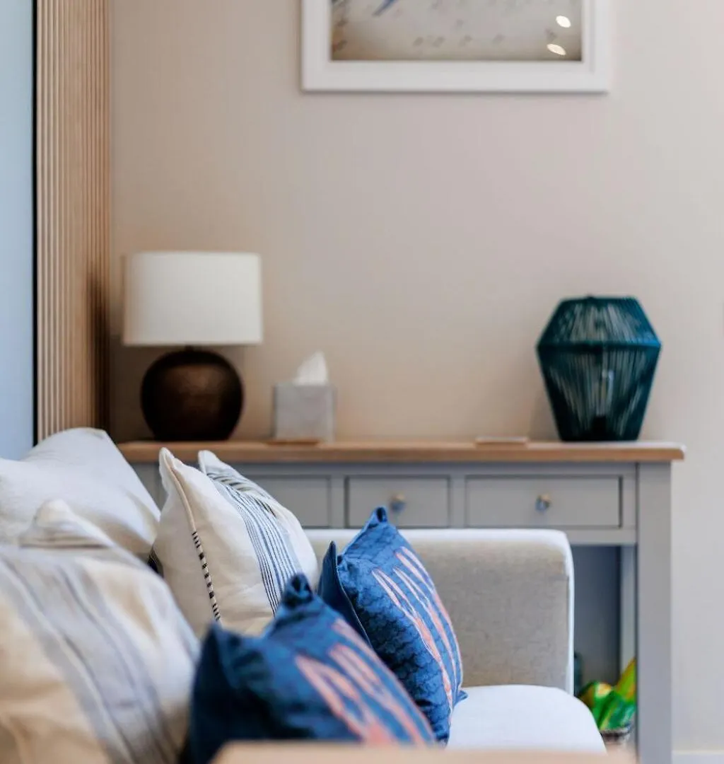 2 Bed Near Beach With Garden And Parking Bournemouth 0*,  United Kingdom